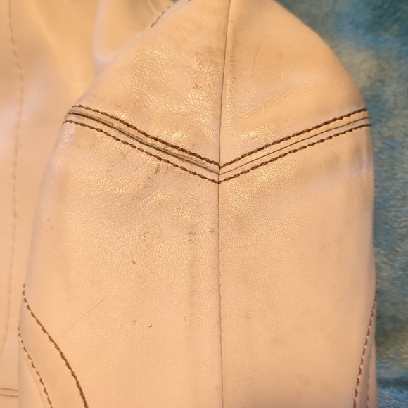 Coach smooth leather purse - Picture 3 of 16